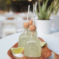 Vente en gros Bouteilles en verre transparentes, carrées, plates et avec logo personnalisé, estampées à chaud pour vodka Gin Whisky Spiritueux Mini Tequila