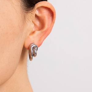 Pendientes de Aro en Forma de C con Nudo Trenzado de Acero Inoxidable, Chapados en Oro de 18K, con Diseño Geométrico de Colores Mixtos, Tendencia 2025 - Product Image 6