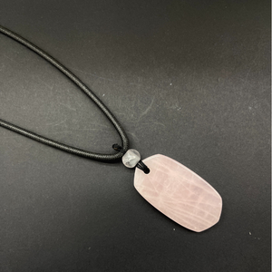 Kalung liontin Bezel wanita, kristal mawar Quartz gaya romantis - Product Image 2