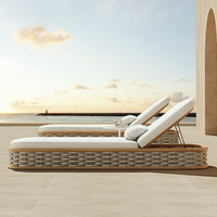 Chaise longue en rotin imperméable pour hôtel, jardin, terrasse et bord de piscine