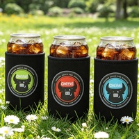 Support de canette personnalisé en velours côtelé et néoprène avec logo en patch de caoutchouc, base antidérapante et coutures surjetées pour porte-canettes et refroidisseurs de canettes