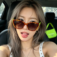 Nouvelles Lunettes de Soleil Tendance Cat-eye en Acétate, Style Designer, Protection UV, Vente en Gros Disponible, Polarisées pour Femme, Idéales pour l'Extérieur