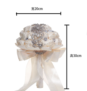 Bouquet de Mariée Luxueux et Élégant en Cristal de Rose Effet Cascade avec Diamants pour Arrangement Floral Nuptial - Product Image 2