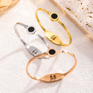 Bracelet ouvert en acier inoxydable noir, élégant et simple, avec chiffres romains, vente en gros - Product Image 2