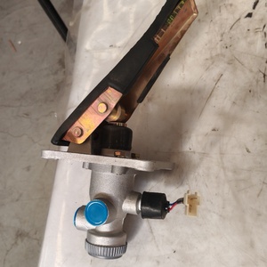 Pédale de frein pour engins de construction, compatible 4120003758 pour SDLG 953, valve de frein à air <span class=keywords><strong>60F</strong></span> avec lumière - Product Image 2