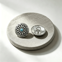 CF Benutzerdefiniertes Logo Zinklegierung Metall-Nähknopf Antik-Silber Blumenform mit Türkisfarbenem Zentrum für Mantel Kleid
