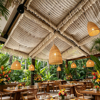 Installation de macramé commercial sur mesure, macramé en coton tissé à la main de grande taille, décoration de plafond pour restaurant en bord de mer