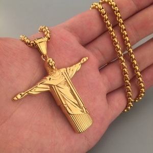 Collar Religioso Chapado en Oro de 18K con la Estatua de Cristo Redentor del Río Cristo Redentor de Brasil, Joyería Brasileña - Product Image 6