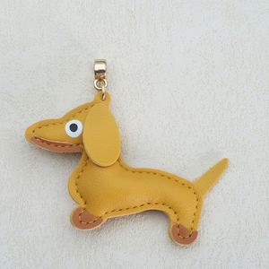 Llavero Colgante de Perro Salchicha Miniatura, Animal de Dibujos Animados con Hebilla Redonda Pequeña, Colgante de Cachorro de Cuero PU para Bolso, Colgante Premium para Coche - Product Image 6