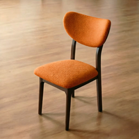 Chaise de salle à manger nordique en bois massif avec dossier rembourré en cuir, cadre renforcé et épaissi, design moderne et minimaliste pour la maison