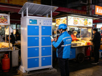 Gabinete de Intercambio de Baterías Inteligente ESINO de 8 Ranuras |   Intercambio Rápido PD |   Servicio 24H sin personal para usuarios de scooters y bicicletas eléctricas