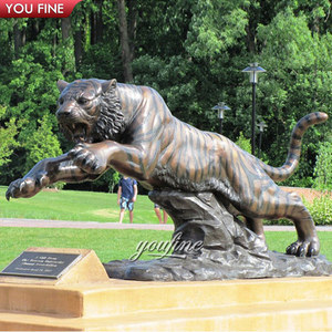 YOUFINE Custom Enterprise entrada y cuadrado al aire libre grande elegante Animalier Attack Pose bronce rugiente estatua de tigre - Product Image 1