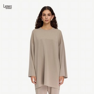 Abbigliamento Musulmano Set 2 Pezzi Tessuto Traspirante ad Asciugatura Rapida Top e Pantaloni Modesti per Donne Musulmane - Product Image 4