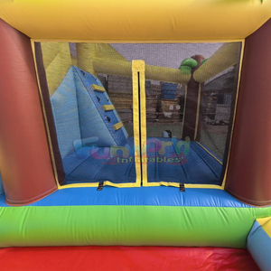 Piscine gonflable pour enfants dans la cour, château gonflable sur le thème de la jungle et toboggan aquatique - Product Image 5