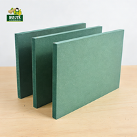 Panneau MDF imperméable vert 9mm 12mm 15mm 18mm résistant à l'humidité pour la fabrication de meubles de cuisine, de salle de bain et l'usage intérieur