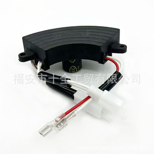เครื่องควบคุมแรงดันไฟฟ้าอัตโนมัติ AVR 3 kVA เฟสเดียว50 60 Hz PC 168fgx170รุ่นวัสดุ - Product Image 3