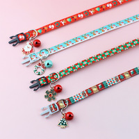 Verstellbares Weihnachts-Katzenhalsband mit Schleife aus Polyester-Nylon, Bedrucktes Kätzchen-Halsband mit Glockenanhänger