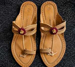 Sandalias planas trenzadas cosidas a mano para mujer, de cuero, sin cordones, con punta abierta, informales, de verano, para uso diario, OEM - Product Image 1
