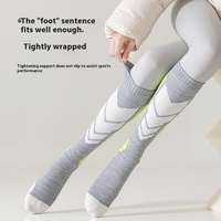 Chaussettes de ski en laine pour femmes épaissies chaudes à séchage rapide longues chaussettes de compression de sport anti-dérapant pour la randonnée en plein air équipage de course