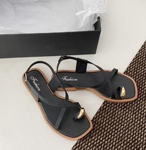 Sandalias planas de una sola correa para mujer, con punta cuadrada, punta abierta, banda cruzada, sin cordones, para verano, para exteriores. - Product Image 6
