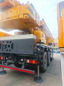 XCMG XCA60_EV Derek Truk Hidrolik Bergerak Segala Medan Bekas 60 Ton dengan Pengangkat dan Emisi Nol - Product Image 6