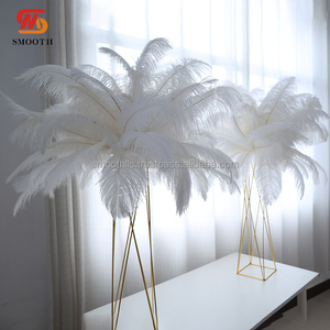Centros de Mesa para Bodas y Eventos Hechos a Mano en Fábrica, Bola de Flores de Plumas Artificiales Negras - Product Image 5