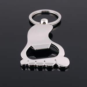 ميدالية مفاتيح على شكل قدم هدية ترويجية لعام 2024 لفتح زجاجات البيرة - Product Image 3