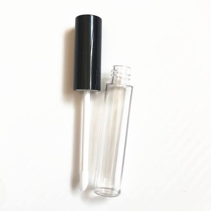 ลิปกลอสหลอดมีสีดำเงาด้านบน