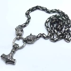 Collier pendentif Tête de loup Viking Nordique Marteau de Thor, Bijou Amulette pour Homme, Chaîne en Acier Inoxydable - Product Image 3