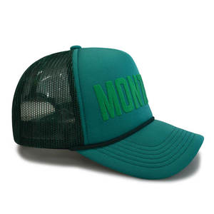 Gorra Trucker de Espuma OEM en Blanco, Personalizable con Logotipo Bordado, 5 Paneles, Malla Trasera Lisa, Gorra Trucker con Estampado Puff para Hombre - Product Image 1