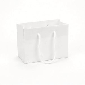 ถุงของขวัญบรรจุภัณฑ์ริบบิ้นเสื้อผ้ารีไซเคิลแบบขายส่งสั่งทำได้ ถุงกระดาษโลโก้สั่งทำสุดหรู - Product Image 3