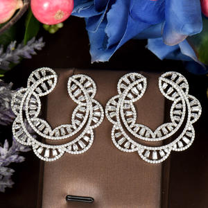 Женские серьги-гвоздики с фианитом - Product Image 5