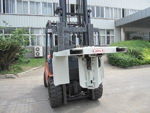 デュアルフォークリフトスチールバケットクランプ、容量2000kg、便利なハンドリングツール用パロットビードラムリフター、補助装置 - Product Image 5