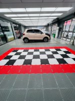 Dalles de sol de garage emboîtables pour atelier de teinture de vitres, tapis de sol en plastique auto-drainants pour centre de lavage et d'entretien automobile