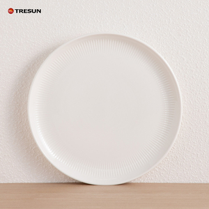 Ensemble de vaisselle en porcelaine blanche nordique en gros, design minimaliste peint à la main, compatible lave-vaisselle, assiettes et bols en céramique durables - Product Image 6