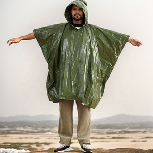 Protection <span class=keywords><strong>thermique</strong></span> Couverture d'urgence extérieure Pluie Léger Imperméable Imperméable Survie Mylar Couverture d'urgence Poncho - Product Image 4