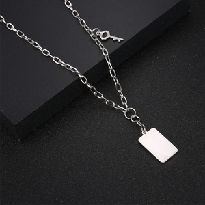Colgante Rectangular de Acero Inoxidable con Acabado Pulido, Colgante con Forma de Llave y Logotipo Personalizado, Joyería - Product Image 5