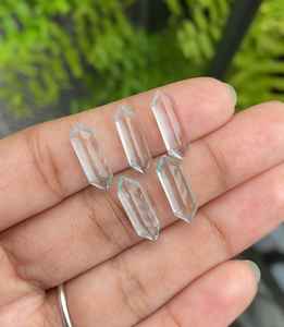 Saphir naturel |   Saphir vert |   Bague de fiançailles et de mariage en saphir hexagonal allongé - Product Image 2