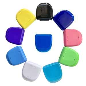 Estuche de Plástico Blanco y Azul para Retenedor Dental con Logotipo Personalizado, Soporte para Alineadores Ortodónticos y Protector Bucal - Product Image 3