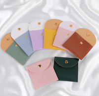 Jinsky Enveloppe à bijoux personnalisée en cuir PU Pochette pour boucles d'oreilles avec bouton en couleur rose café violet