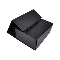 Boîte de papier cadeau de luxe fermeture magnétique vêtements noirs boîtes magnétiques pliables à rabat personnalisé avec ruban noir