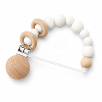 Vente en gros de clips de sucette en silicone avec perles en bois de hêtre, sans BPA, étuis porte-sucette pour bébés