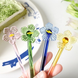 Cuillère à mélanger en verre borosilicate haut de gamme avec tête de fleur 3D colorée, mignonne, à long manche, pour cocktails, desserts, lait et café, idéale pour les fêtes - Product Image 5