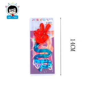 Ventas al por mayor Funny <span class=keywords><strong>Rock</strong></span> <span class=keywords><strong>Paper</strong></span> <span class=keywords><strong>Scissors</strong></span> Shaped Gummy Candy Sabor a fruta sabrosa Soft Jelly Candy - Product Image 5