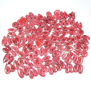 Vente en gros de paires assorties d'oreillettes cabochon en thulite rose naturelle, composées de composants de bijoux en argent et laiton, pour fabricants, approvisionnement en vrac - Product Image 1