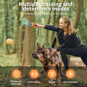 Dispositif de contrôle des aboiements pour chiens TIZE Répulsif ultrasonique pour chiens <span class=keywords><strong>longue</strong></span> <span class=keywords><strong>portée</strong></span> Dispositif <span class=keywords><strong>anti</strong></span>-<span class=keywords><strong>aboiement</strong></span> ultrasonique avec lampe de poche - Product Image 2