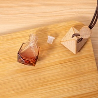 Diffuseur de parfum pour voiture en verre vide de 8 ml, en forme de cylindre triangulaire en bois marron, avec impression sérigraphiée