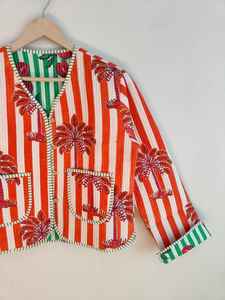 Chaqueta Bomber Acolchada de Algodón con Estampado Floral a Rayas Naranjas, Abrigo de Invierno Boho Hecho a Mano, Ecológico, Transpirable y Reversible Kantha - Product Image 2