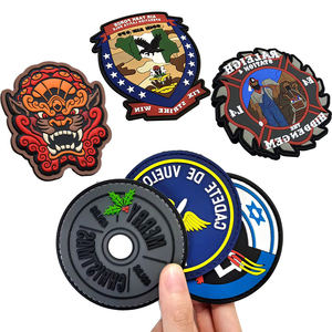 Cá nhân hoá tùy chỉnh 3D logo PVC vá móc và vòng lặp sắt trên Silicone các bản vá lỗi mềm PVC cao su nhãn vá cho quần áo - Product Image 4