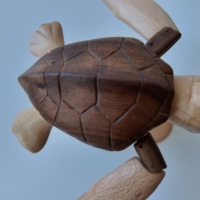 Sculpture cinétique artisanale en bois de noyer et hêtre, modèle Automaton Gear Jhisen Turtle, origine Shandong, artisanat en bois pour bureau et maison